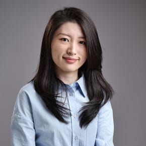 Head shot of Weiwen Gu (顧瑋文), Vice President of Client Solutions